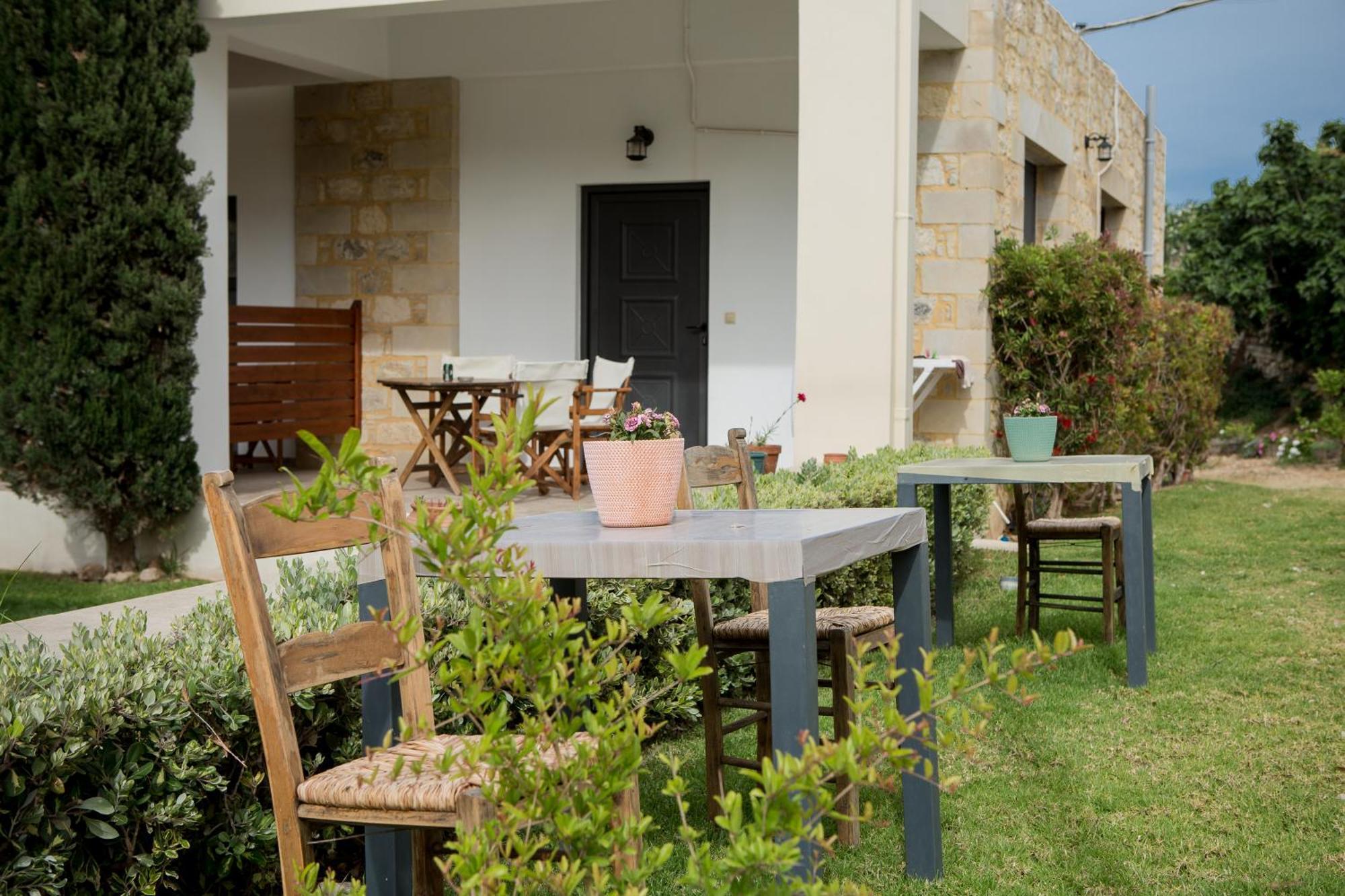 Agarathos Traditional Rooms With Pool Kalivianí Exterior foto